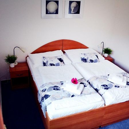 Hotel S-Centrum Benesov  Buitenkant foto