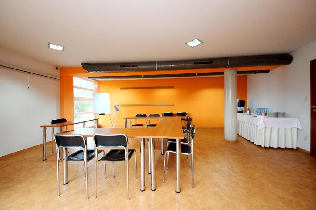 Hotel S-Centrum Benesov  Buitenkant foto